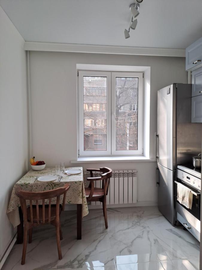 Уютная Квартира На Мира Almatý Exterior foto